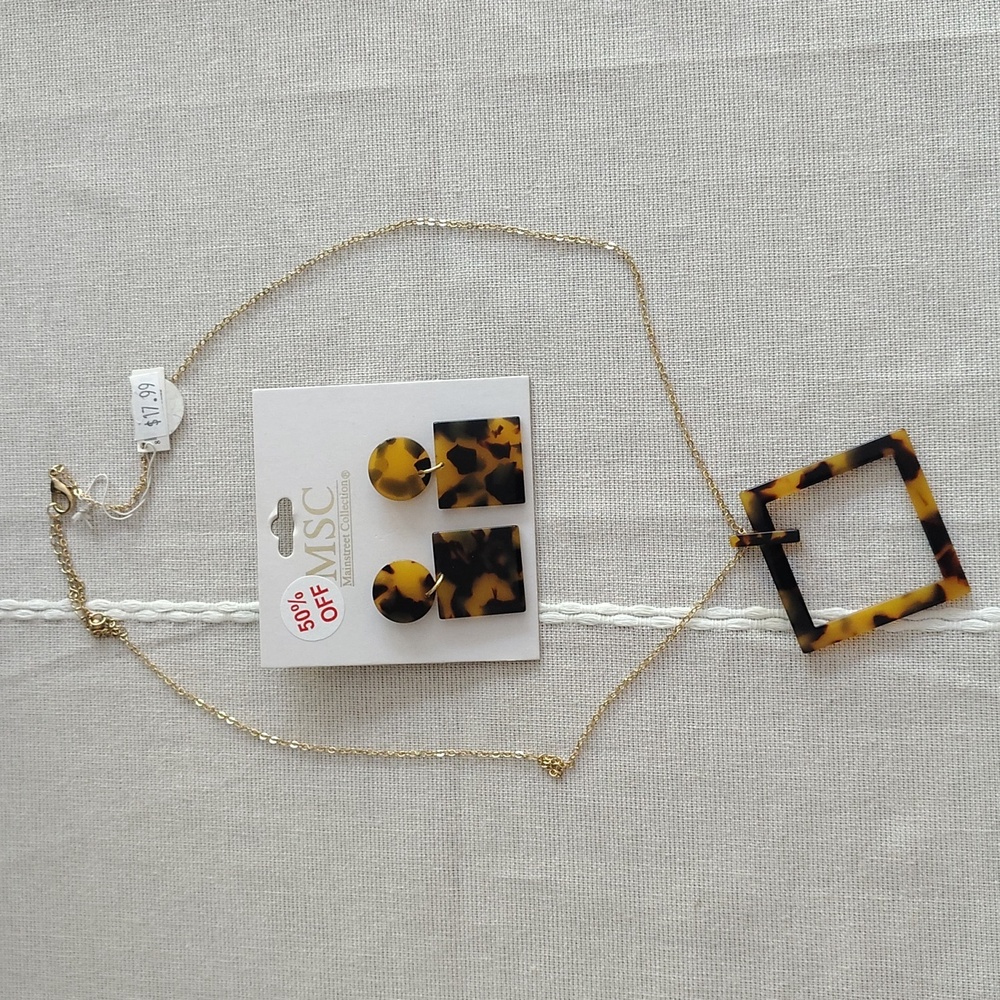 Earrings & Necklace Set‎ By Mainstreet Collection NWT Animal Print Square/Round